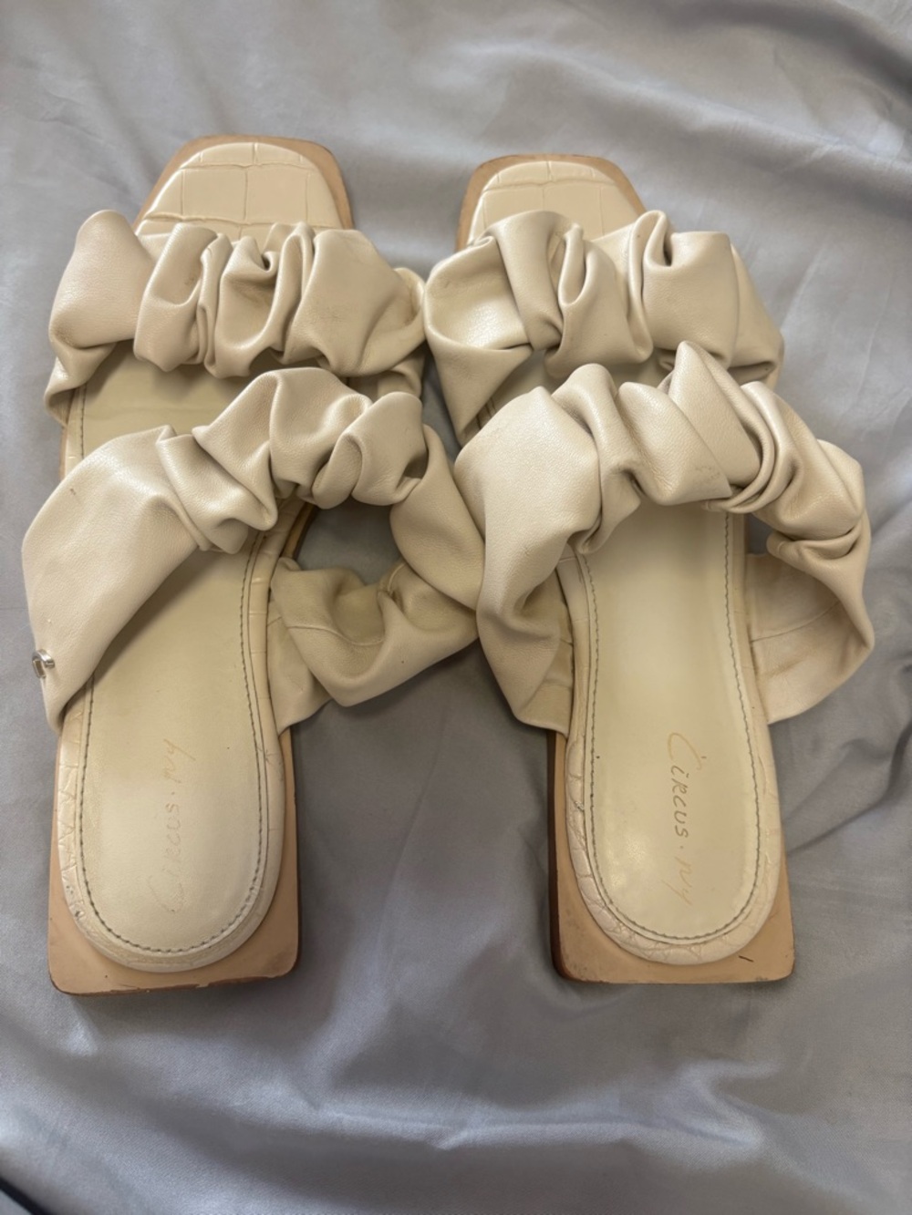 Circus by Sam Edelman Cream Ruched Slide Sandals